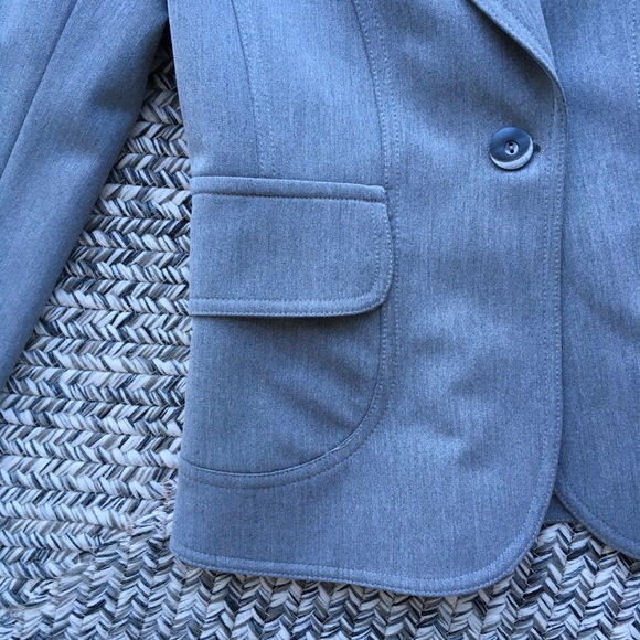 Judith & Charles - Timeless Gray Blazer w/ Stretch - Picture 4 of 8